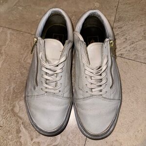 Women’s used vans sneakers vans off the wall US size 7 zipper limited edition